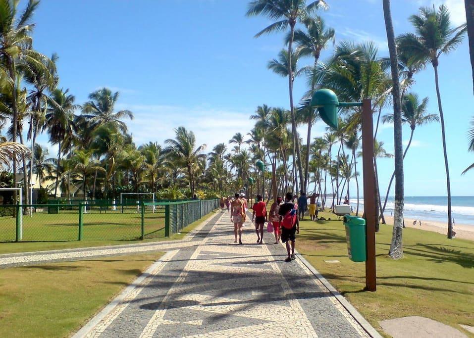 Apto Inteiro Em Vilas Do Atlantico, A 50M Da Praia Lauro de Freitas Bagian luar foto